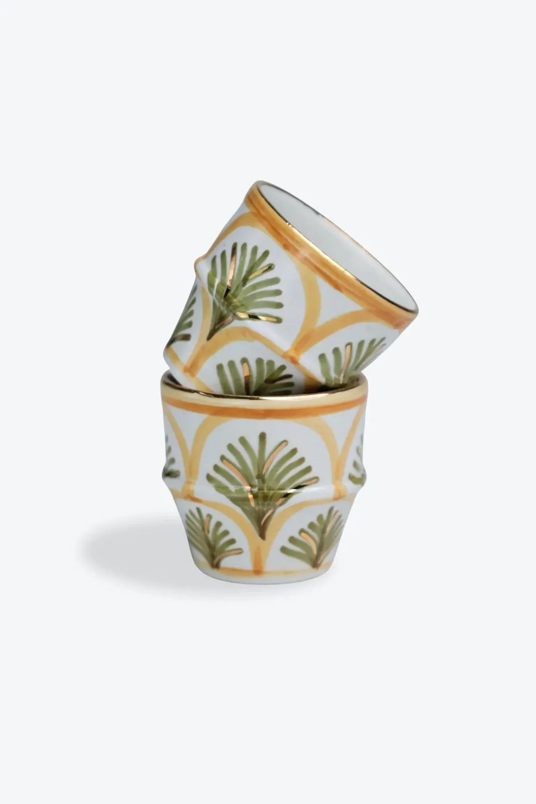 Petite tasse à café artisanale en céramique avec détails en or 12 carats