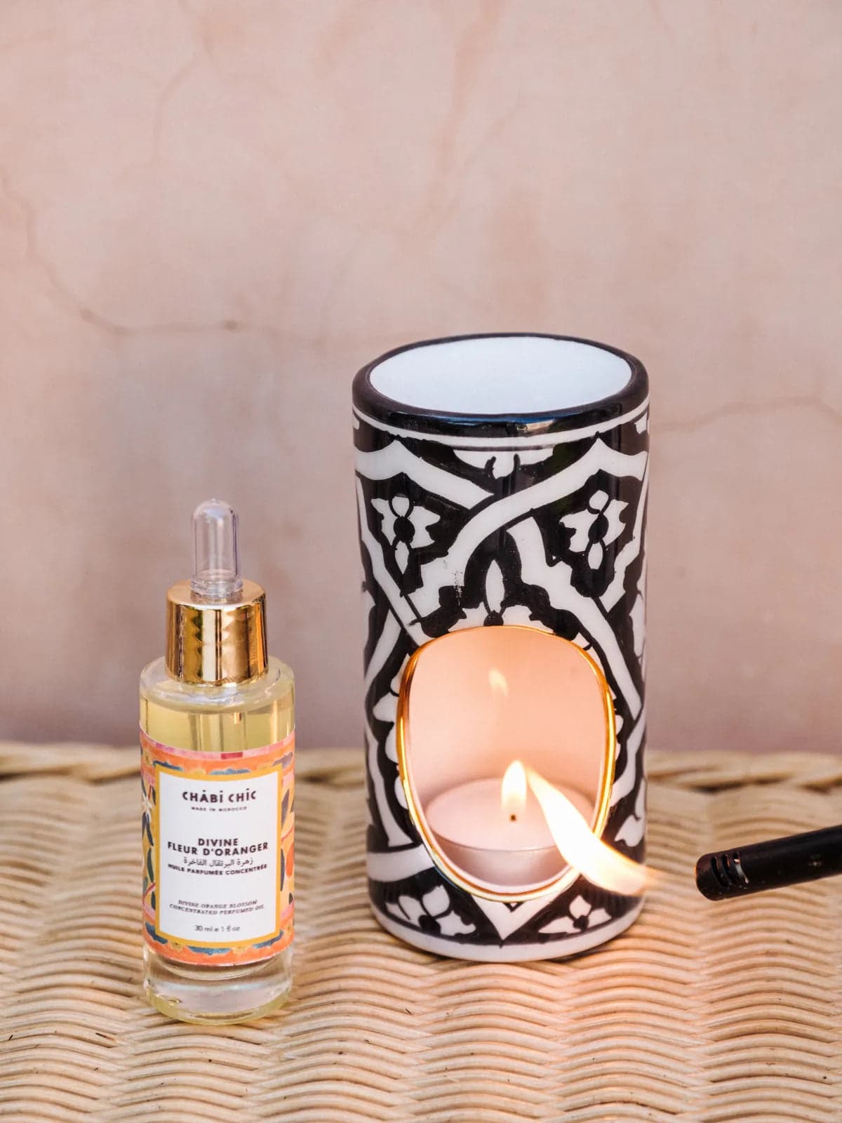 Diffuseur de parfum Fassia noir et or en céramique artisanale marocaine