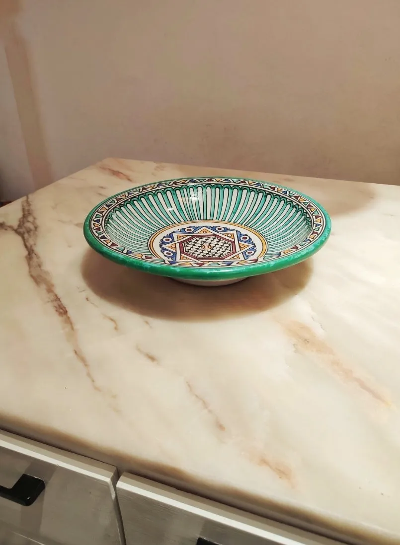 Assiette en céramique marocaine peinte à la main avec motif étoile géométrique vert