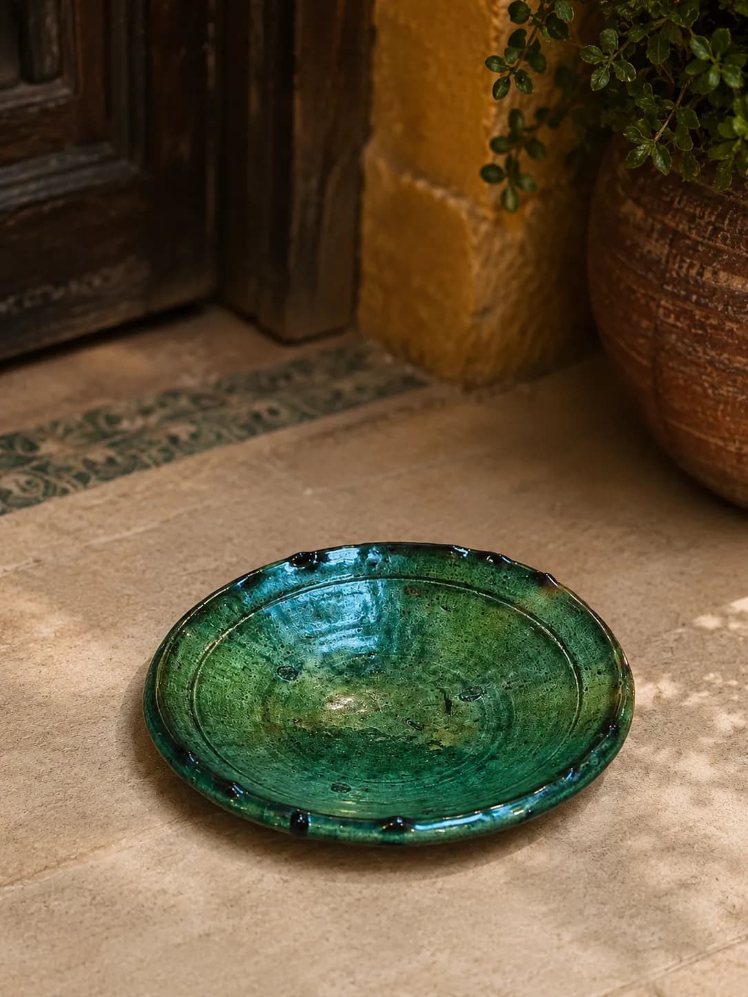 Assiette ronde en céramique artisanale verte de 20 cm style Tamegroute
