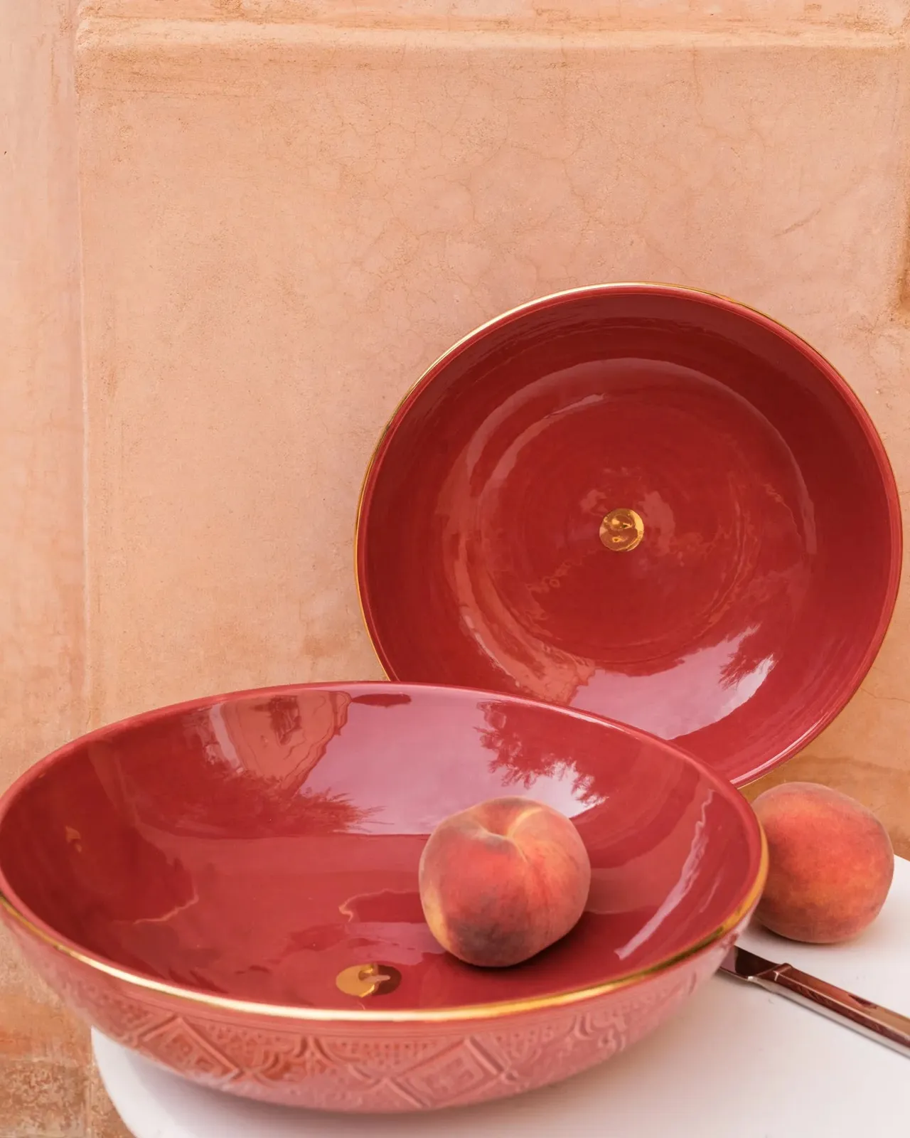 Saladier bas en céramique artisanale marocaine avec motif or 12 carats
