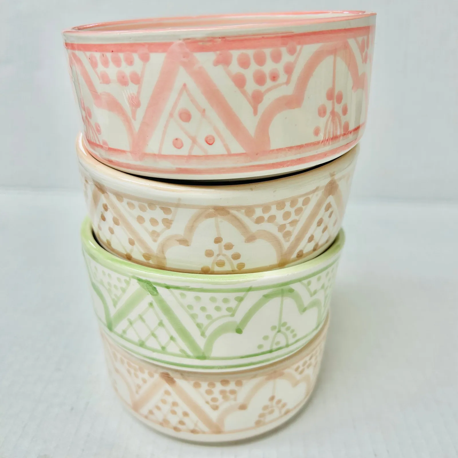 Bol artisanal en céramique peint à la main de Marrakech, couleur Biscotti