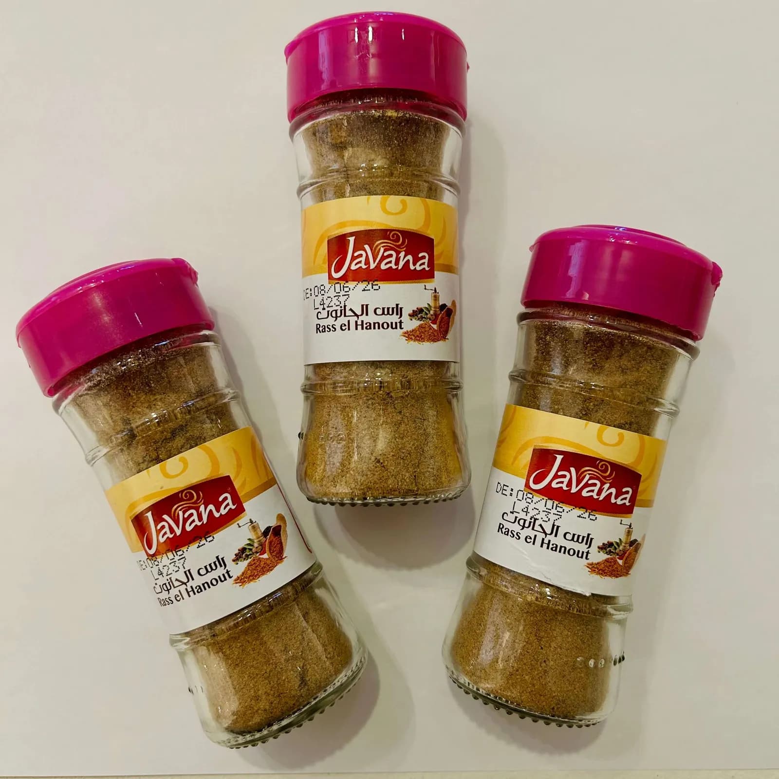 Pot en verre de mélange d'épices Ras el Hanout marocain