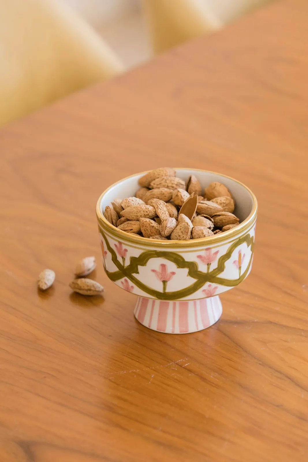 Bol apéritif en céramique marocaine avec motifs floraux kaki et or