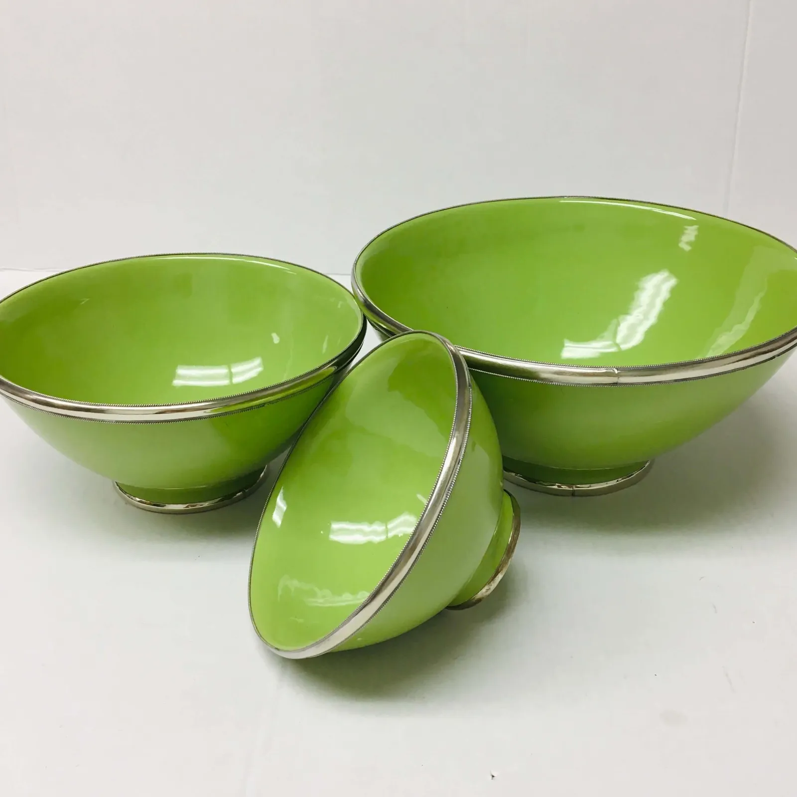 Bol de service vert citron avec bordure argentée, céramique marocaine faite main