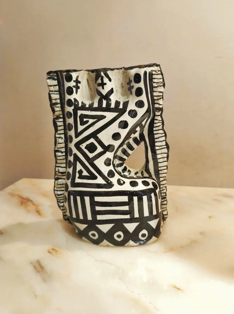 Bougeoir en céramique marocaine noir et blanc avec motifs tribaux