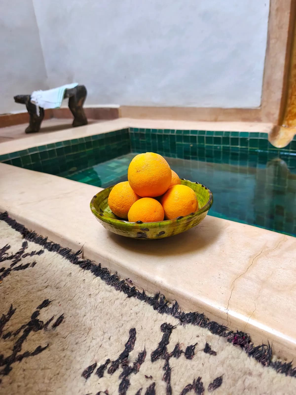 Bol en céramique verte artisanale de Tamegroute, poterie marocaine