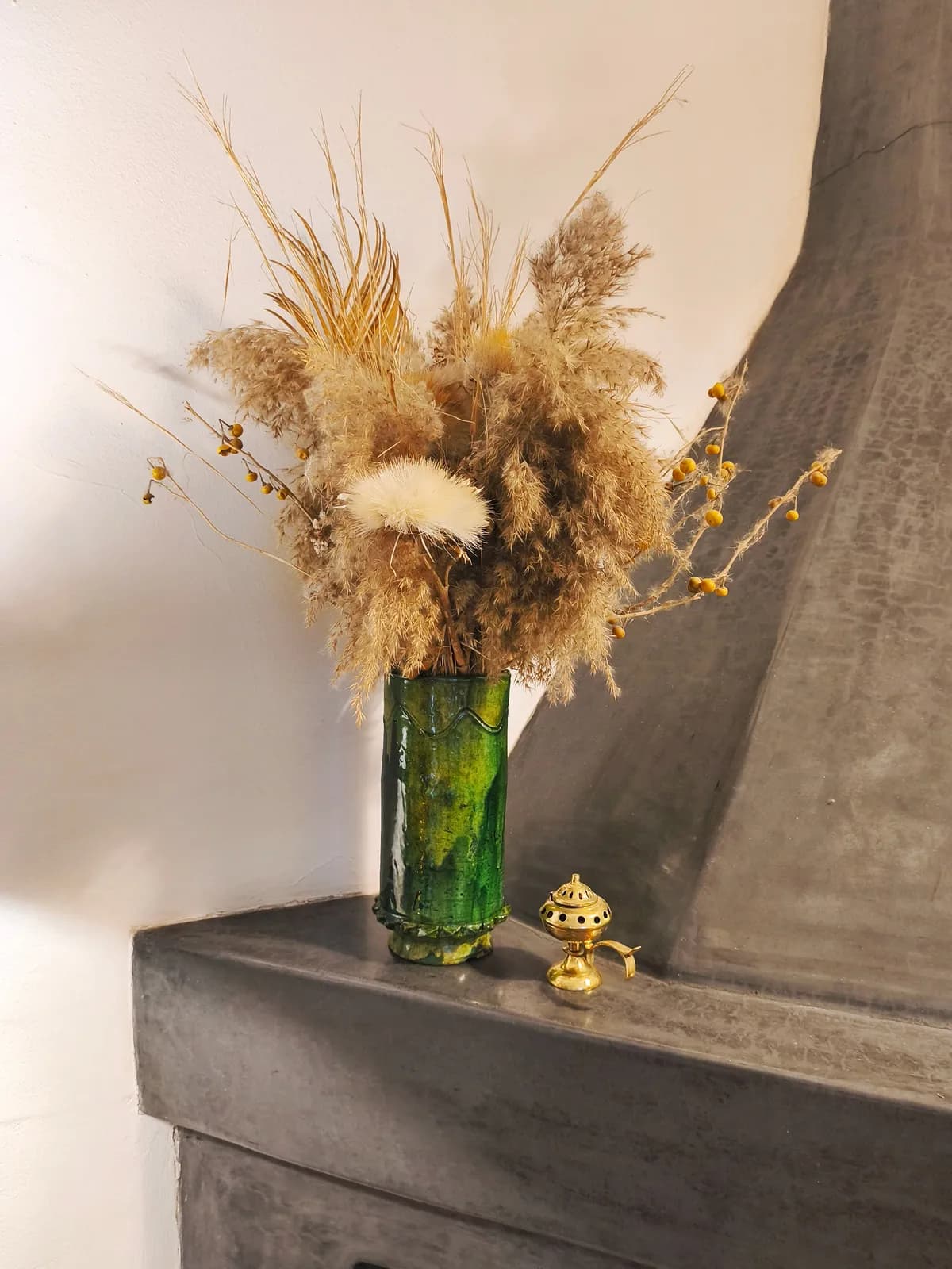 Vase Tamegroute vert artisanal en céramique traditionnelle marocaine