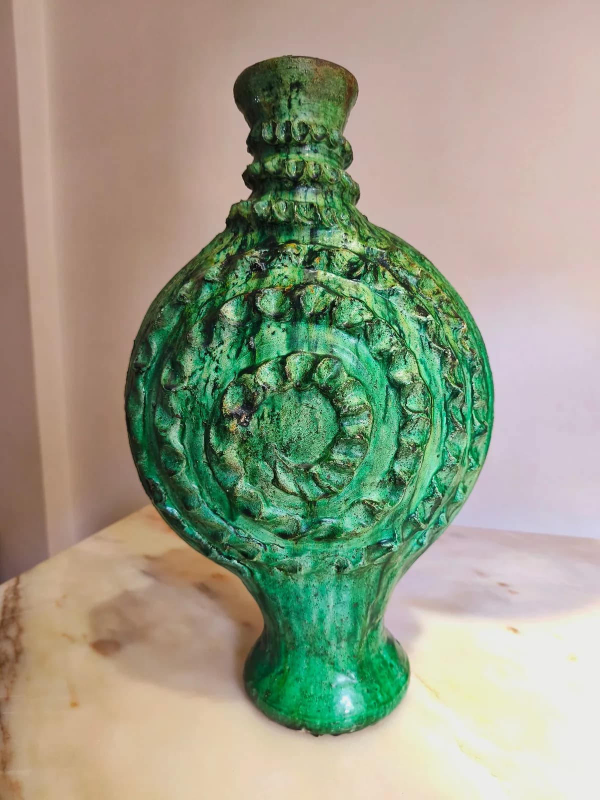 Bougeoir Rabouz marocain en céramique verte, haut de 50 cm, finition texturée